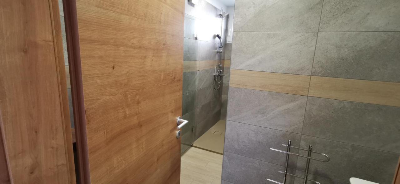 Apartmaji Tmaynka 托尔明 外观 照片