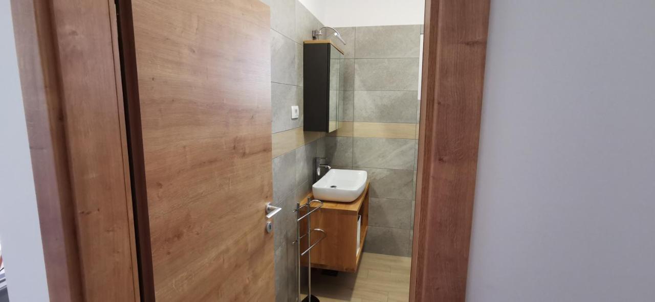 Apartmaji Tmaynka 托尔明 外观 照片